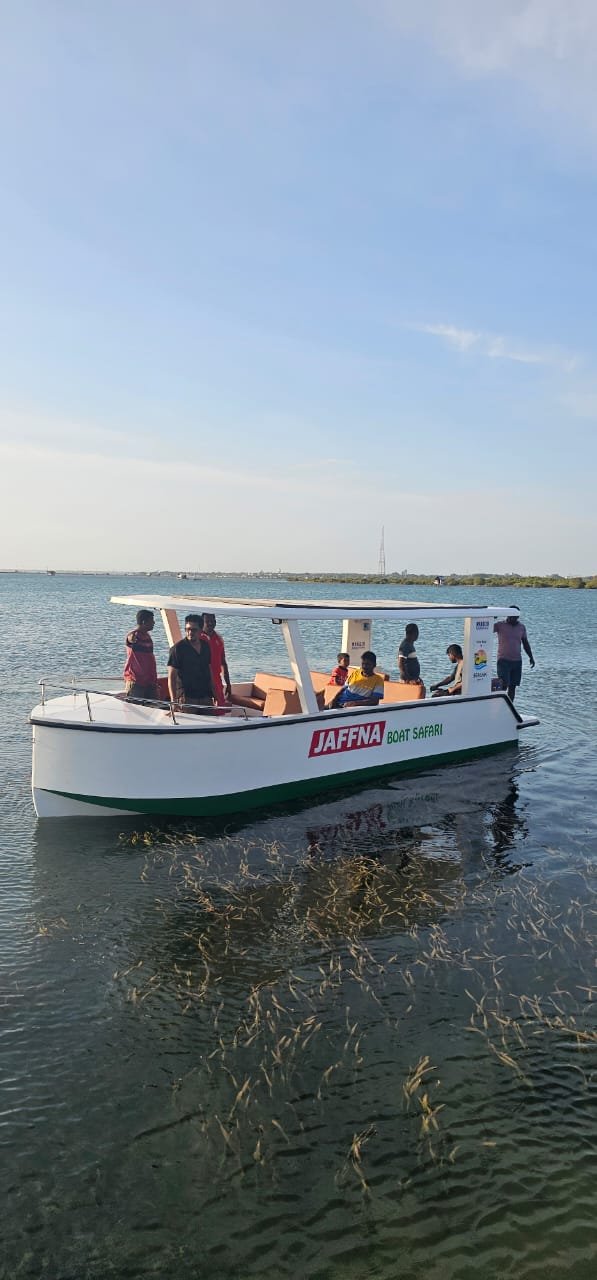 Lagoon Safari Boat